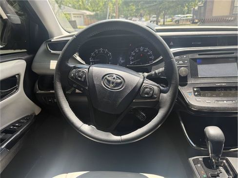 Used 2014 Toyota Avalon XLE Premium w/ Preferred Accessory Package FWD image 11