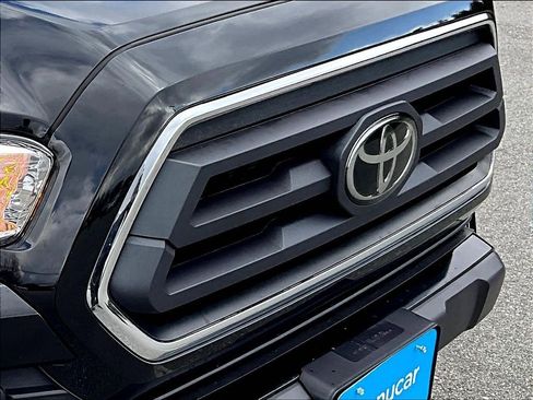 Used 2023 Toyota Tacoma SR5 AWD/4WD image 32