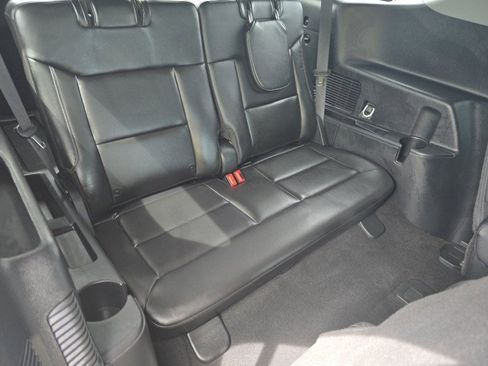 Used 2023 Ford Explorer XLT w/ Equipment Group 202A image 6