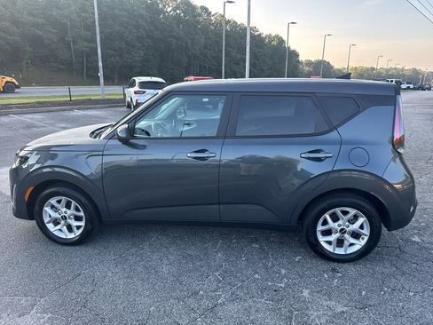 Used 2025 Kia Soul LX w/ LX Technology Package FWD image 11