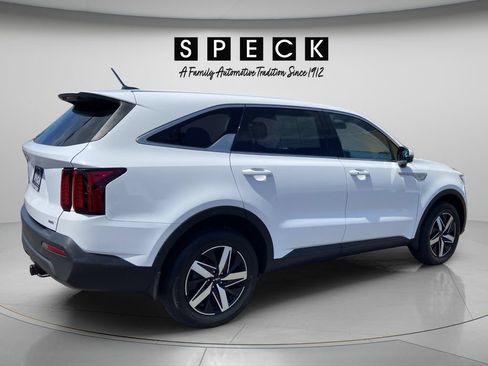 Used 2023 Kia Sorento LX AWD/4WD image 5