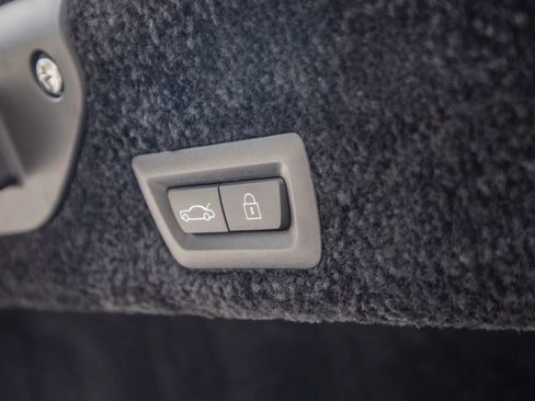 Used 2019 Rolls-Royce Wraith RWD image 17