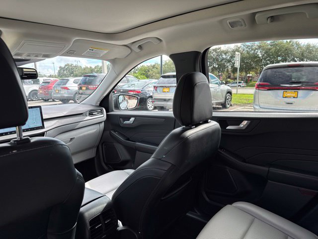 Used 2025 Ford Escape Platinum AWD/4WD image 19