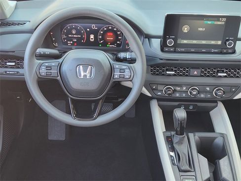 Certified 2025 Honda Accord SE image 15