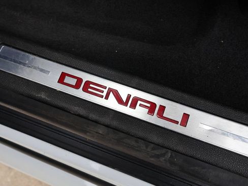 Used 2016 GMC Acadia Denali FWD image 23