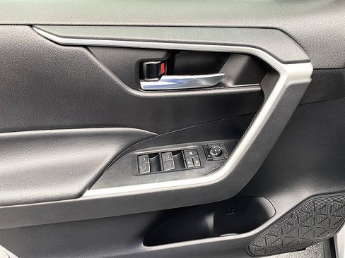 Certified 2022 Toyota RAV4 XLE AWD/4WD image 9