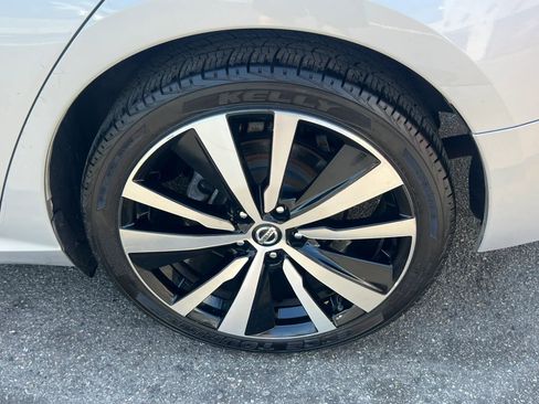 Used 2021 Nissan Altima 2.5 SR FWD image 10