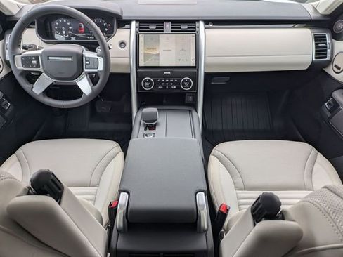 New 2026 Land Rover Discovery S image 14