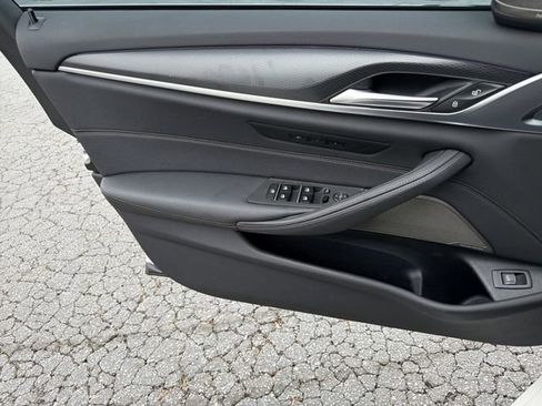 Used 2023 BMW 540i w/ M Sport Package image 17