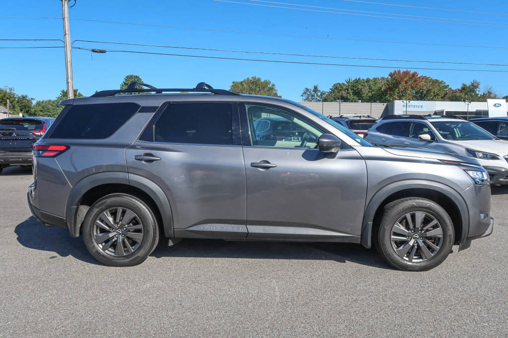 Used 2022 Nissan Pathfinder SV AWD/4WD image 8