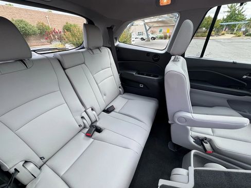 Used 2022 Honda Pilot Elite image 16