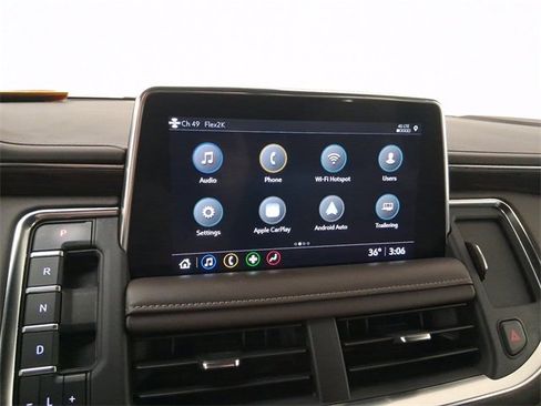 Used 2021 Chevrolet Suburban LT image 24