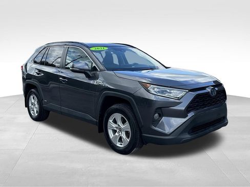 Used 2021 Toyota RAV4 XLE w/ Convenience Package AWD/4WD image 1