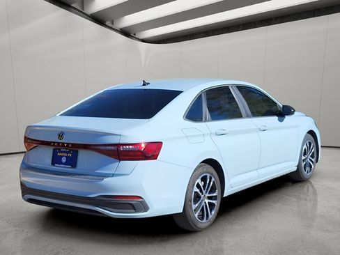Used 2025 Volkswagen Jetta Sport FWD image 3