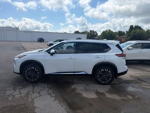 Used 2026 Nissan Rogue Platinum w/ Platinum Premium Package AWD/4WD image 3