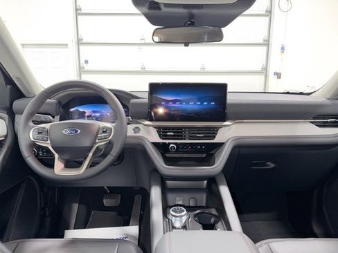 New 2026 Ford Explorer Active w/ Active Comfort Package image 9