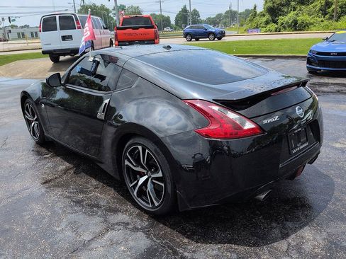 Used 2019 Nissan 370Z Touring Sport RWD image 5
