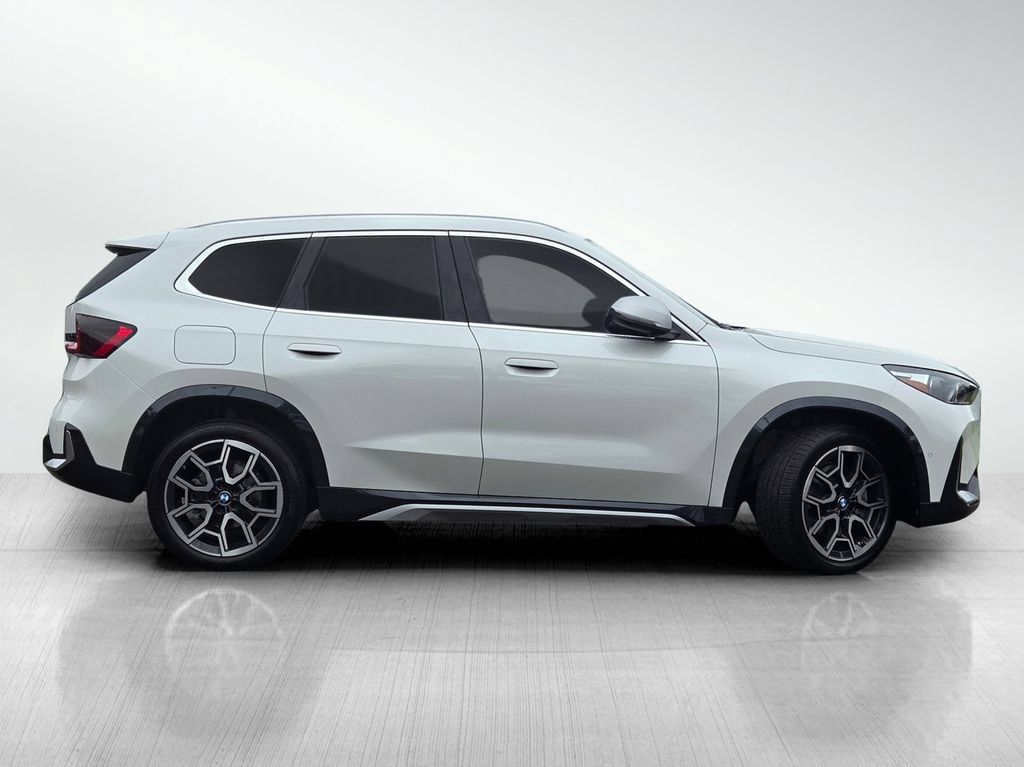 Used 2023 BMW X1 xDrive28i w/ Convenience Package AWD/4WD image 3