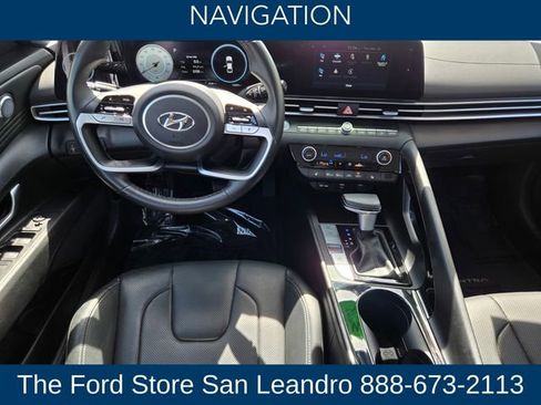 Used 2022 Hyundai Elantra Limited image 11