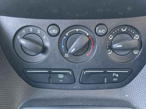 Used 2014 Ford Transit Connect XLT image 14