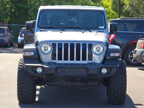 Used 2020 Jeep Gladiator Sport w/ Quick Order Package 24S AWD/4WD image 9