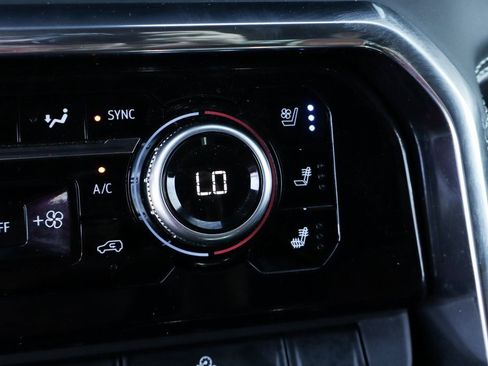 Used 2024 GMC Sierra 2500 Denali Ultimate image 36