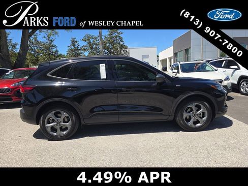 Used 2025 Ford Escape ST-Line image 3