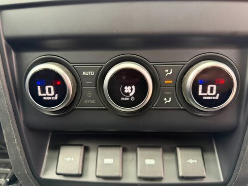 Used 2020 Land Rover Defender 110 HSE AWD/4WD image 15