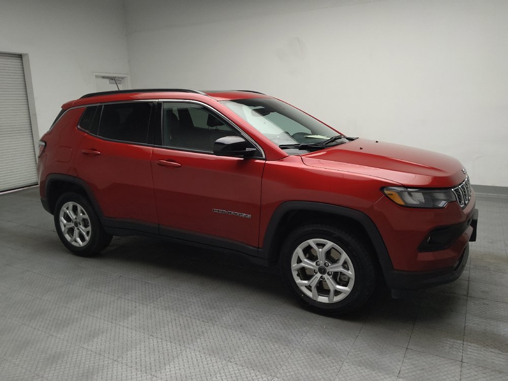 Used 2025 Jeep Compass Latitude w/ Sun & Sound Group AWD/4WD image 11