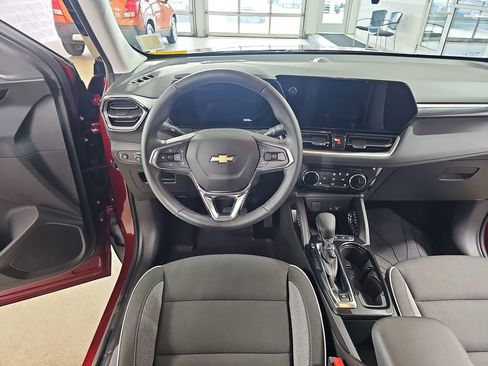 Certified 2024 Chevrolet TrailBlazer LT w/ LT Cold Weather Package FWD image 19