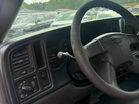 Used 2003 Chevrolet Silverado 1500 W/T RWD image 16