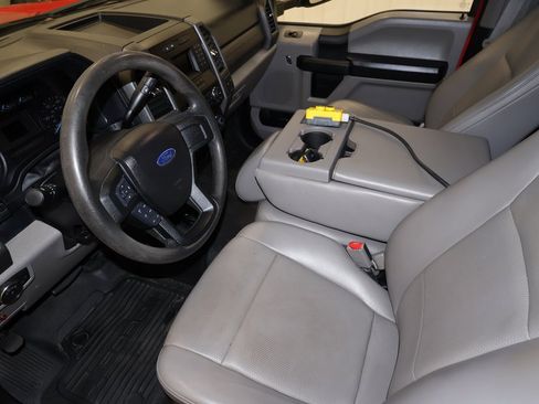 Certified 2017 Ford F550 4x4 Regular Cab Super Duty image 24