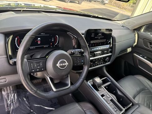 Used 2024 Nissan Pathfinder Platinum w/ Cargo Package FWD image 17
