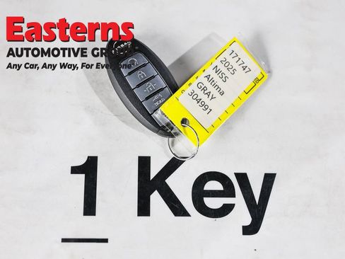 Used 2025 Nissan Altima 2.5 SV FWD image 24