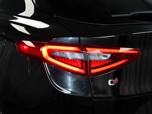 Used 2023 Alfa Romeo Stelvio Veloce image 78