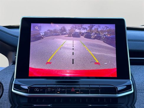 Used 2024 Jeep Compass Latitude image 26