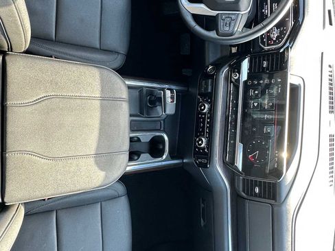 Used 2024 GMC Sierra 1500 SLT image 18