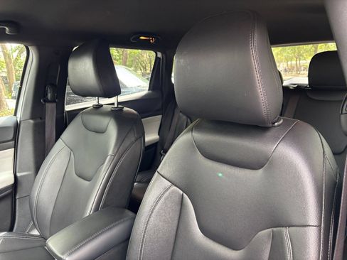 Used 2025 Jeep Compass Limited AWD/4WD image 31