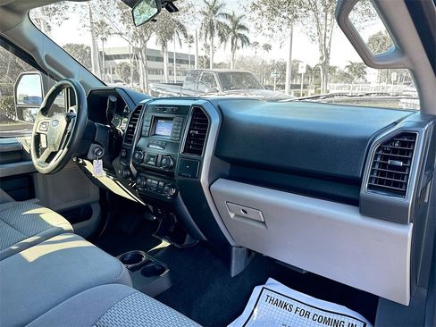 Used 2018 Ford F150 XLT w/ XTR Package image 28