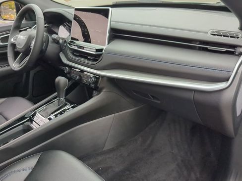 New 2026 Jeep Compass Latitude image 20