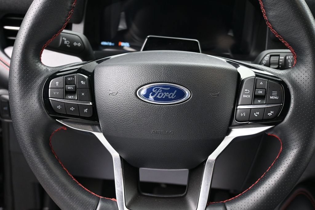 Certified 2025 Ford Explorer ST-Line AWD/4WD image 15