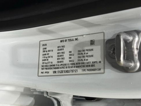 Used 2020 Tesla Model 3 Standard Range Plus image 16