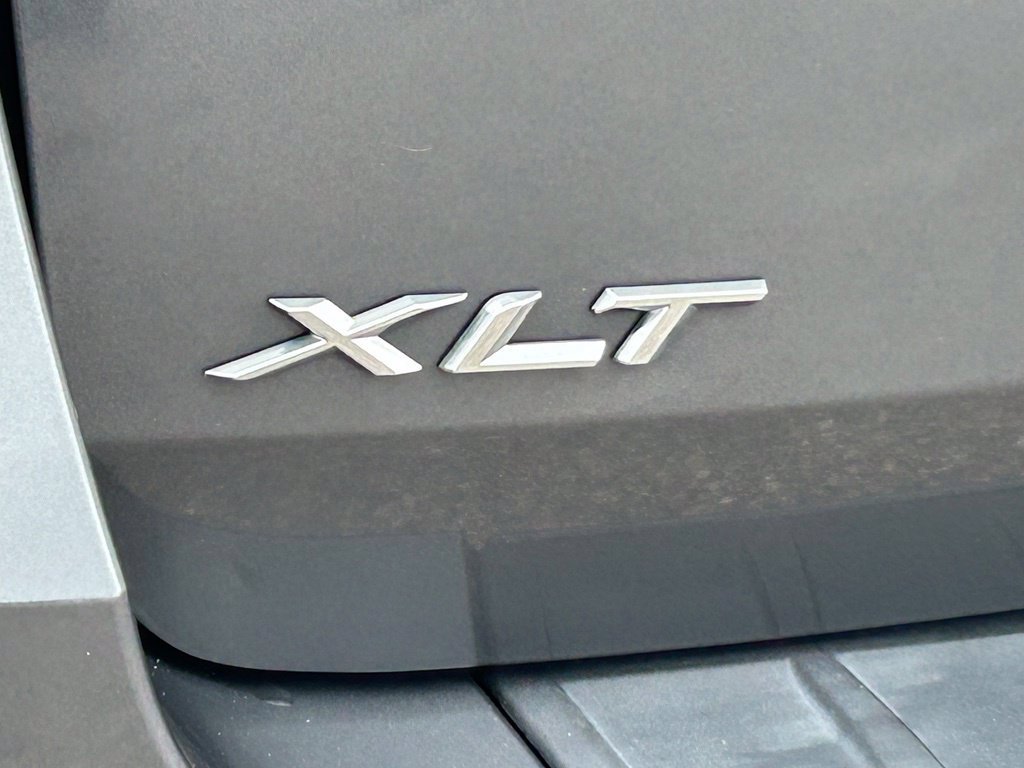 Used 2023 Ford Explorer XLT w/ Equipment Group 202A RWD image 22