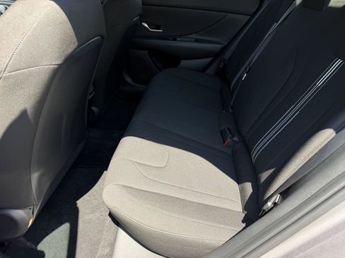 Used 2023 Hyundai Elantra SEL w/ Convenience Package FWD image 8