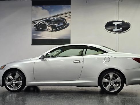 Used 2011 Lexus IS 250C RWD image 22