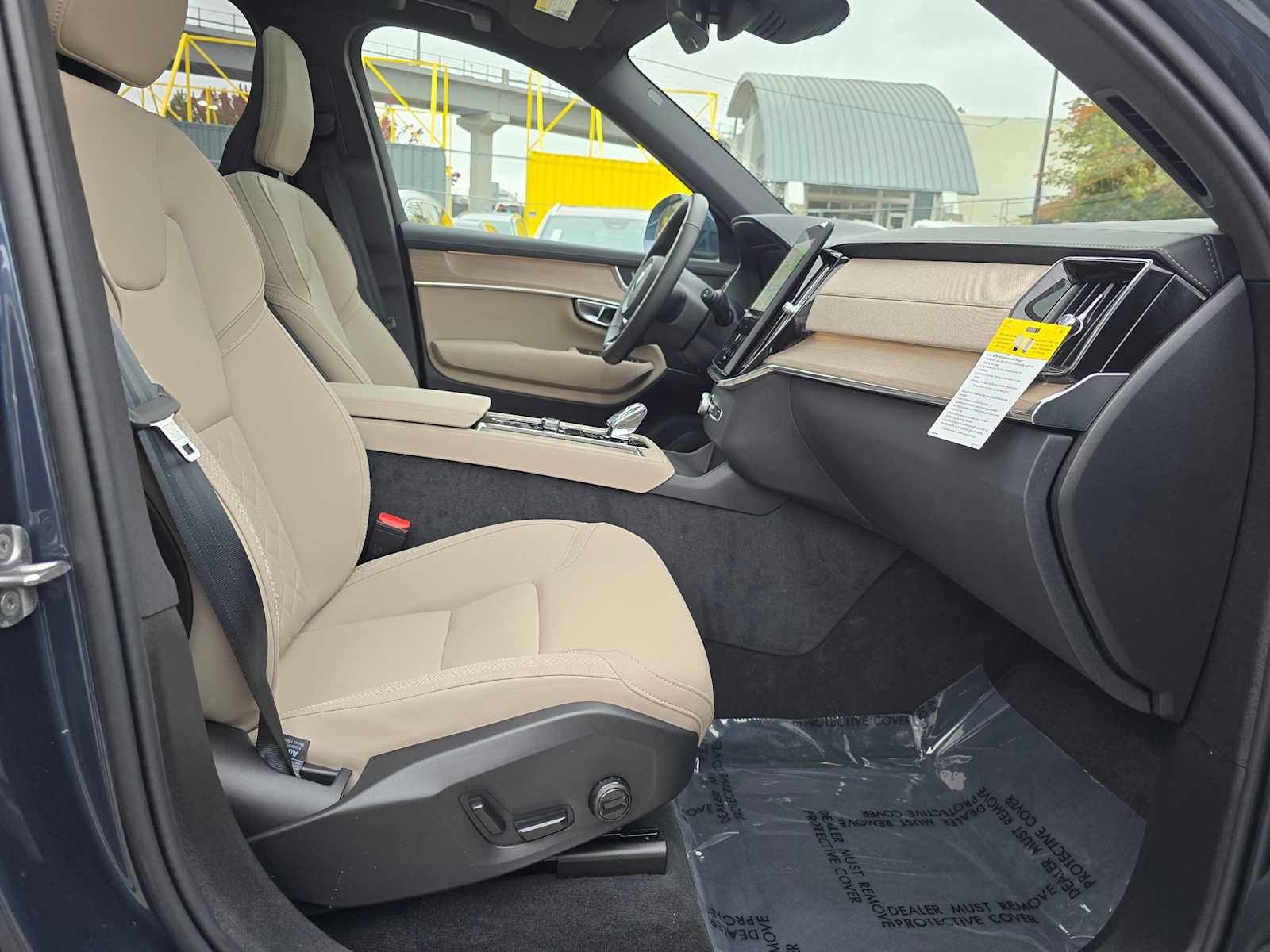 Used 2026 Volvo XC90 B5 Plus w/ Protection Package AWD/4WD image 10