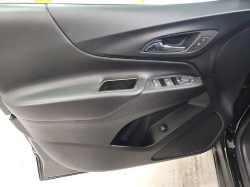 Used 2022 Chevrolet Equinox LT FWD image 23