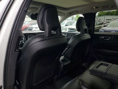 Used 2019 Volvo XC60 T6 Momentum w/ Premium Package AWD/4WD image 12
