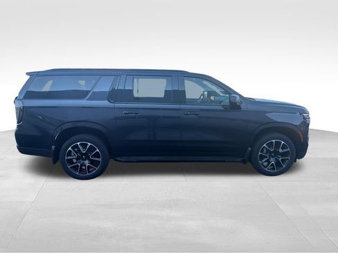 Used 2025 Chevrolet Suburban RST w/ Comfort Package AWD/4WD image 7