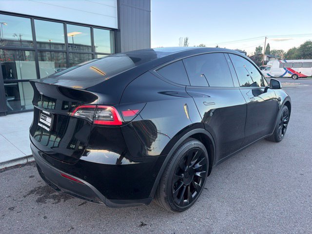 Used 2021 Tesla Model Y 2WD image 9